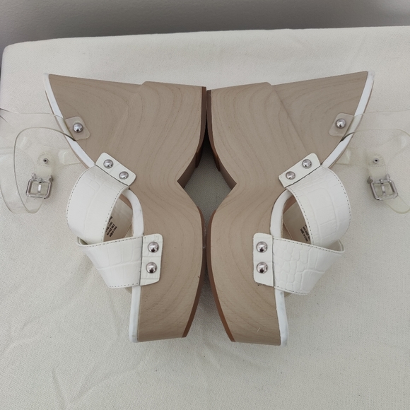 Gianni Bini white wedges Size 9 - Picture 15 of 16
